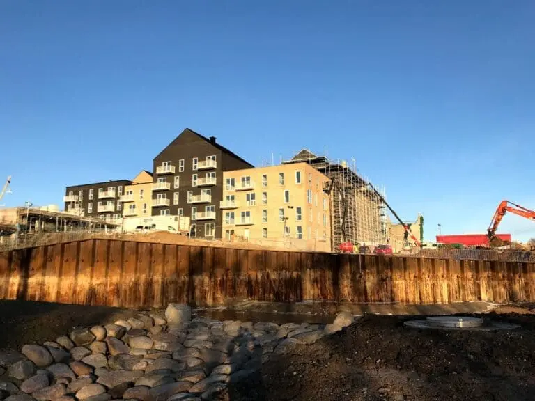 Jordarbejde og etablering af spuns ved boligbyggeriet Pionérhusene i Brabrand udført af Ole Sommer A/S.