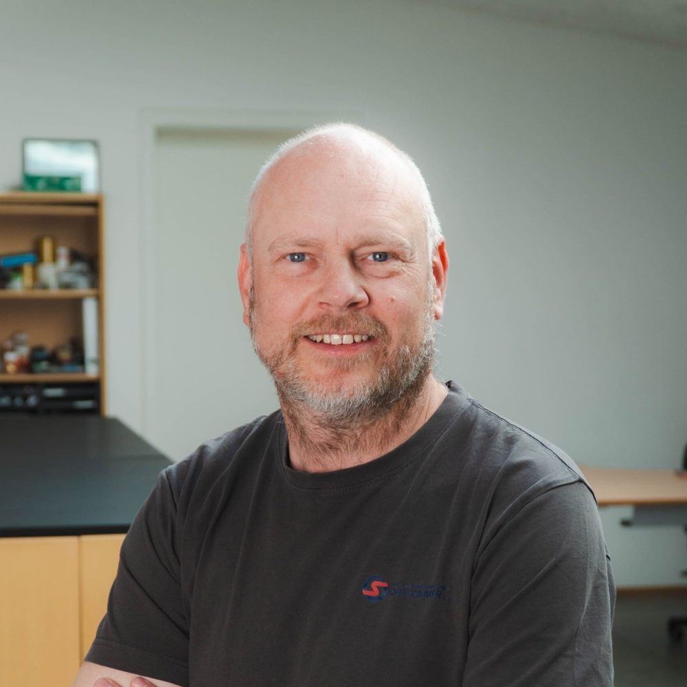 Portræt af René Skov Jensen fra Ole Sommer A/S, en erfaren entreprenørvirksomhed i Skanderborg og Østjylland.