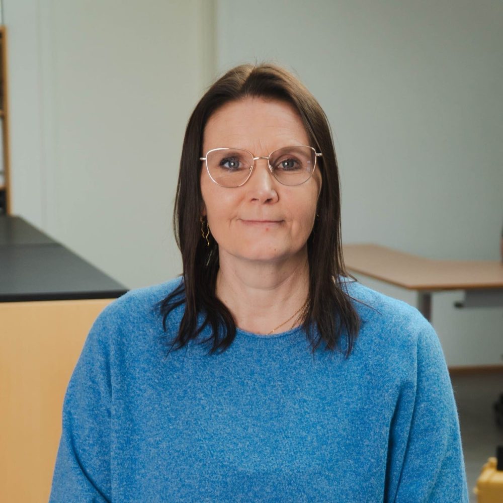 Portræt af Gitte Sommer fra Ole Sommer A/S i professionelle omgivelser i Virring ved Skanderborg.